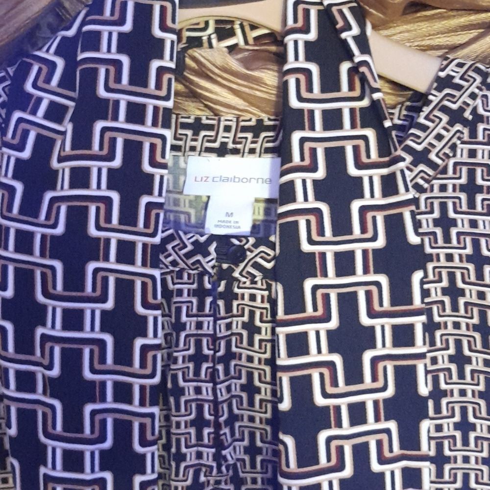 🤠Liz Claiborne Long Sleeve Tunic/Blouse With Scarf Like New Size Medium